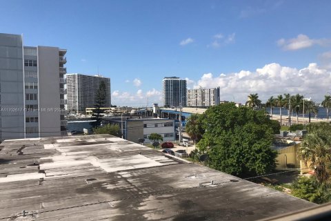 Купить кондоминиум в Майами-Бич, Флорида № 1957513 - фото 10