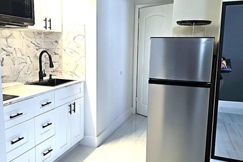 Commercial property in Hollywood, Florida 55.74 sq.m. № 2030697 - photo 3