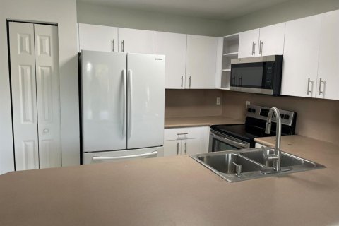 Touwnhouse à louer à West Palm Beach, Floride: 3 chambres, 123.47 m2 № 2401874 - photo 11