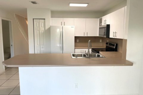 Touwnhouse à louer à West Palm Beach, Floride: 3 chambres, 123.47 m2 № 2401874 - photo 10