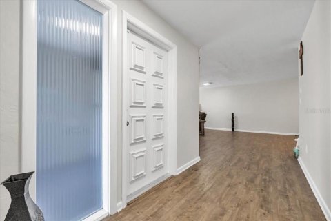 Immobilier commercial à vendre à Punta Gorda, Floride: 6 chambres, 338.26 m2 № 2316618 - photo 11