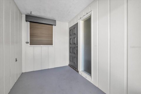 Immobilier commercial à vendre à Punta Gorda, Floride: 6 chambres, 338.26 m2 № 2316618 - photo 4