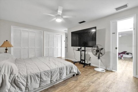 Immobilier commercial à vendre à Punta Gorda, Floride: 6 chambres, 338.26 m2 № 2316618 - photo 24