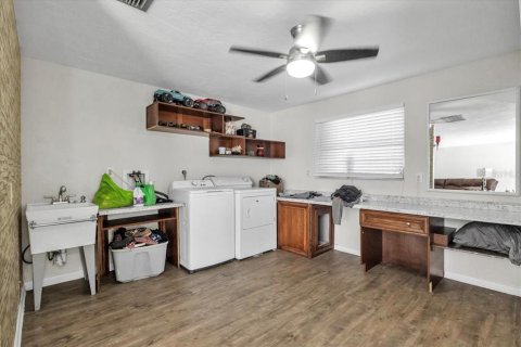 Immobilier commercial à vendre à Punta Gorda, Floride: 6 chambres, 338.26 m2 № 2316618 - photo 17