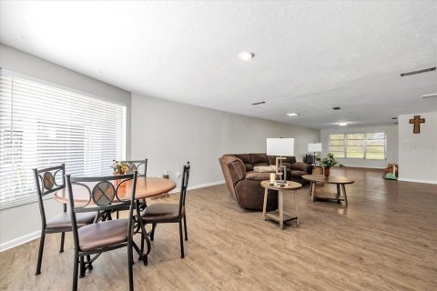 Immobilier commercial à vendre à Punta Gorda, Floride: 6 chambres, 338.26 m2 № 2316618 - photo 19