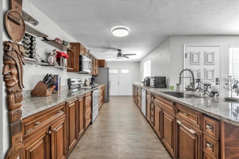 Immobilier commercial à vendre à Punta Gorda, Floride: 6 chambres, 338.26 m2 № 2316618 - photo 13