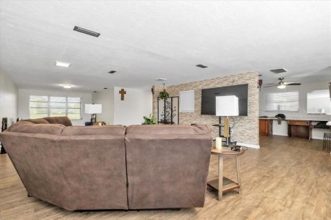 Immobilier commercial à vendre à Punta Gorda, Floride: 6 chambres, 338.26 m2 № 2316618 - photo 7
