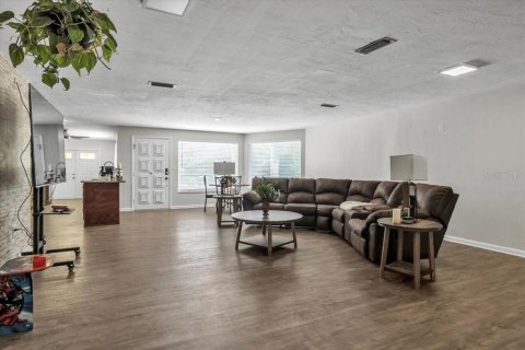 Immobilier commercial à vendre à Punta Gorda, Floride: 6 chambres, 338.26 m2 № 2316618 - photo 5