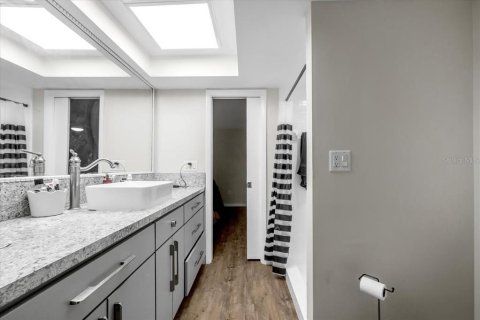 Immobilier commercial à vendre à Punta Gorda, Floride: 6 chambres, 338.26 m2 № 2316618 - photo 28