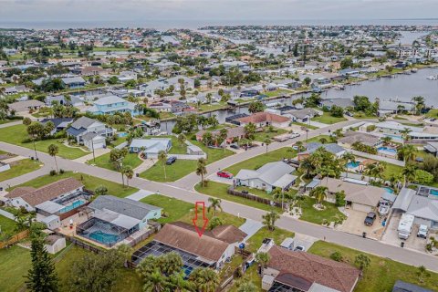 House in Apollo Beach, Florida 3 bedrooms, 133.13 sq.m. № 1919862 - photo 28