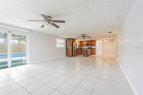 House in Apollo Beach, Florida 3 bedrooms, 133.13 sq.m. № 1919862 - photo 9