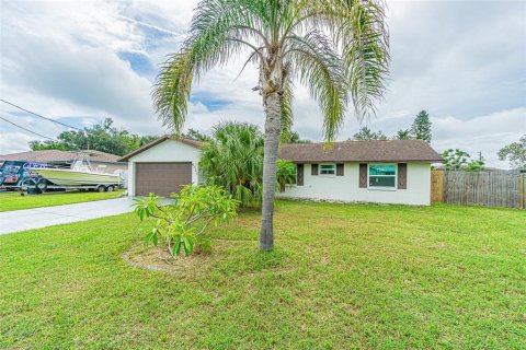 House in Apollo Beach, Florida 3 bedrooms, 133.13 sq.m. № 1919862 - photo 1