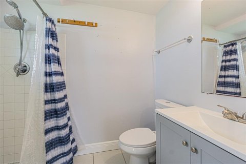 House in Apollo Beach, Florida 3 bedrooms, 133.13 sq.m. № 1919862 - photo 14