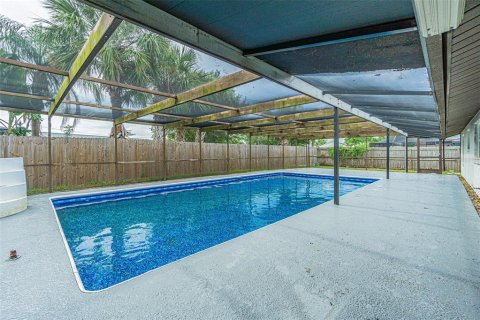 House in Apollo Beach, Florida 3 bedrooms, 133.13 sq.m. № 1919862 - photo 4