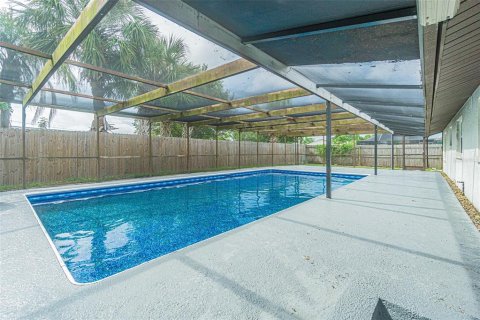House in Apollo Beach, Florida 3 bedrooms, 133.13 sq.m. № 1919862 - photo 8