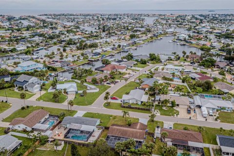 House in Apollo Beach, Florida 3 bedrooms, 133.13 sq.m. № 1919862 - photo 27