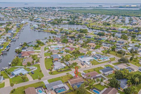 House in Apollo Beach, Florida 3 bedrooms, 133.13 sq.m. № 1919862 - photo 24