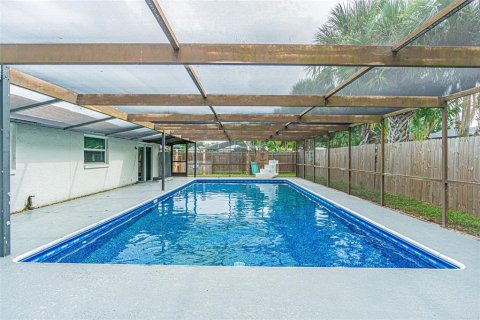 House in Apollo Beach, Florida 3 bedrooms, 133.13 sq.m. № 1919862 - photo 5