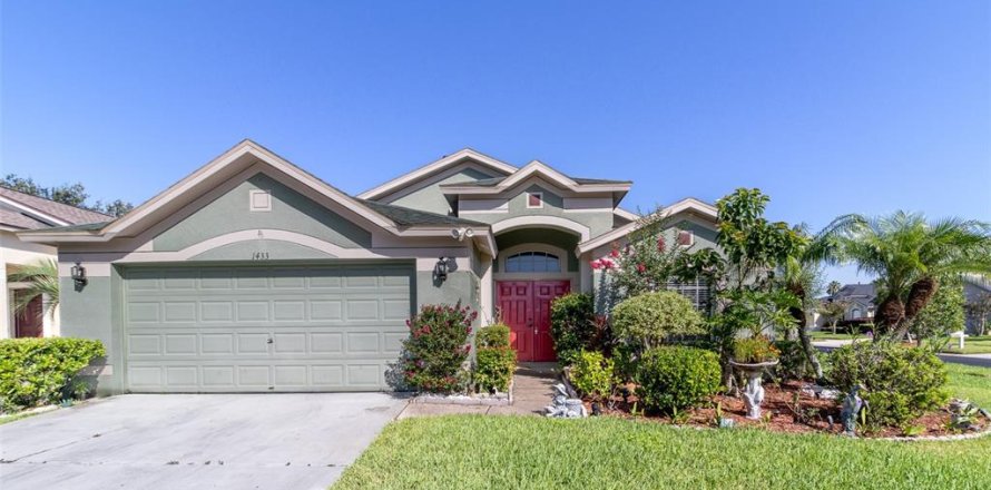 House in Wesley Chapel, Florida 3 bedrooms, 172.61 sq.m. № 1840502