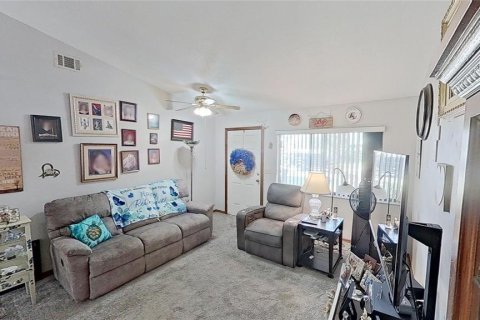 Duplex in New Smyrna Beach, Florida 2 bedrooms, 97.45 sq.m. № 1344755 - photo 3