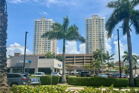 Copropriété à vendre à Hallandale Beach, Floride: 1 chambre, 85.01 m2 № 1940664 - photo 27