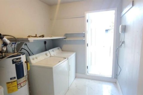 Casa en alquiler en Saint Petersburg, Florida, 4 dormitorios, 129.23 m2 № 1828090 - foto 9