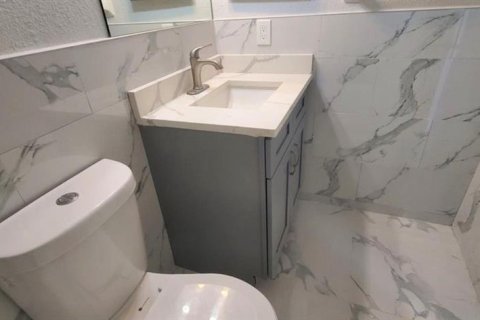 Casa en alquiler en Saint Petersburg, Florida, 4 dormitorios, 129.23 m2 № 1828090 - foto 8