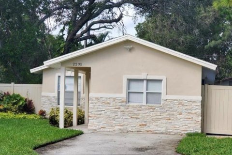 Casa en alquiler en Saint Petersburg, Florida, 4 dormitorios, 129.23 m2 № 1828090 - foto 2