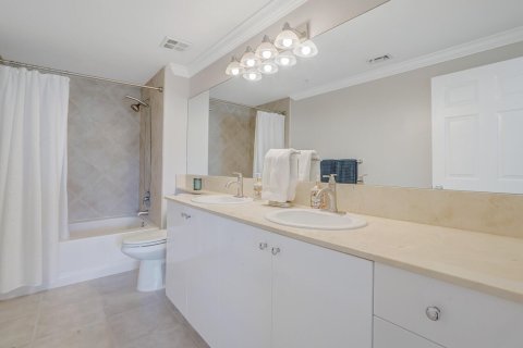 Copropriété à vendre à Lantana, Floride: 2 chambres, 117.52 m2 № 2087705 - photo 18