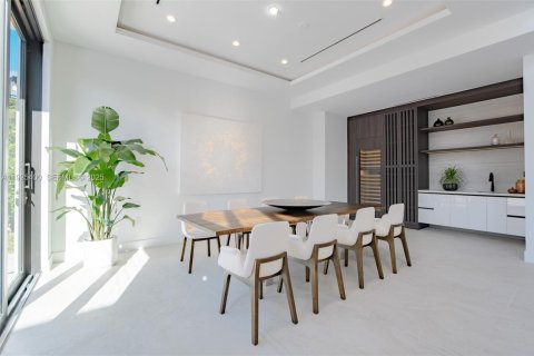 House in Pinecrest, Florida 6 bedrooms, 635.54 sq.m. № 1984615 - photo 22