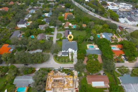 House in Pinecrest, Florida 6 bedrooms, 635.54 sq.m. № 1984615 - photo 5