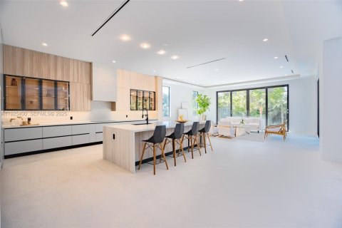 House in Pinecrest, Florida 6 bedrooms, 635.54 sq.m. № 1984615 - photo 23