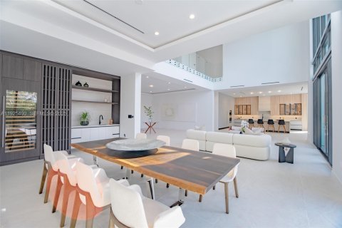 House in Pinecrest, Florida 6 bedrooms, 635.54 sq.m. № 1984615 - photo 21