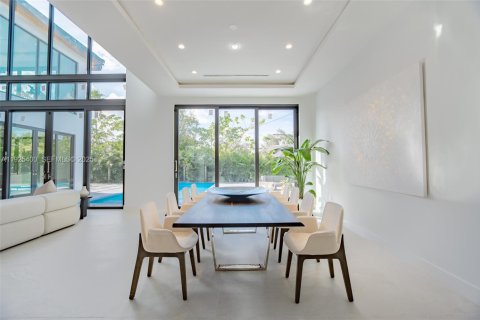 House in Pinecrest, Florida 6 bedrooms, 635.54 sq.m. № 1984615 - photo 17