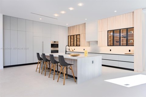 House in Pinecrest, Florida 6 bedrooms, 635.54 sq.m. № 1984615 - photo 24