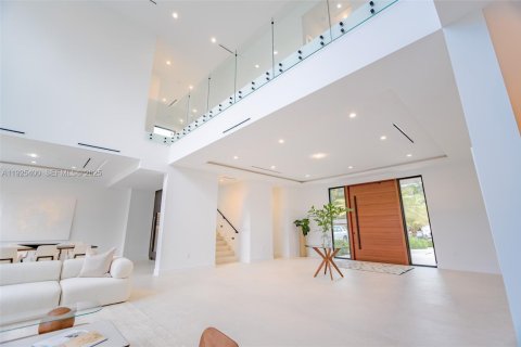 House in Pinecrest, Florida 6 bedrooms, 635.54 sq.m. № 1984615 - photo 8