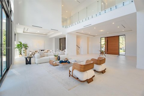 House in Pinecrest, Florida 6 bedrooms, 635.54 sq.m. № 1984615 - photo 11