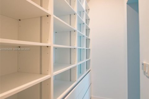 House in Pinecrest, Florida 6 bedrooms, 635.54 sq.m. № 1984615 - photo 29