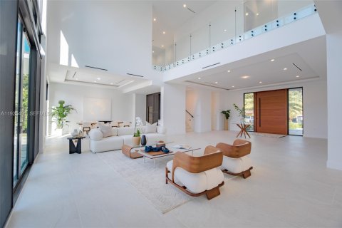 House in Pinecrest, Florida 6 bedrooms, 635.54 sq.m. № 1984615 - photo 14