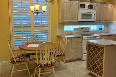 Villa ou maison à vendre à Port St. Lucie, Floride: 2 chambres, 187.11 m2 № 2261604 - photo 5