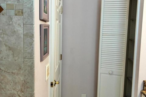 Villa ou maison à vendre à Port St. Lucie, Floride: 2 chambres, 187.11 m2 № 2261604 - photo 16