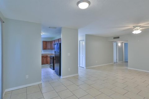 Casa en venta en Edgewater, Florida, 4 dormitorios, 99.59 m2 № 2378201 - foto 6
