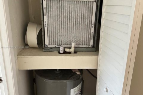 Condo in Margate, Florida, 2 bedrooms  № 1794807 - photo 15