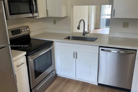 Condo in Margate, Florida, 2 bedrooms  № 1794807 - photo 2