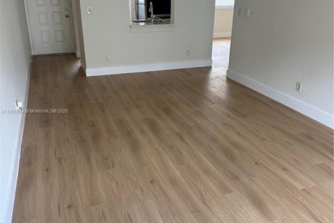 Condo in Margate, Florida, 2 bedrooms  № 1794807 - photo 6