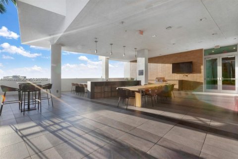 Condominio en venta en Miami, Florida, 1 dormitorio, 67.63 m2 № 2077031 - foto 6
