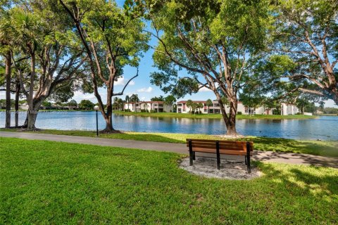 Condominio en venta en Pembroke Pines, Florida, 2 dormitorios, 79.15 m2 № 1818333 - foto 25