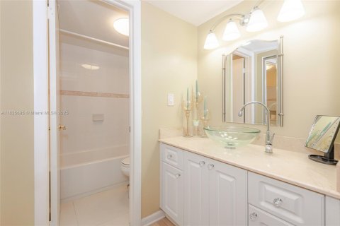 Condominio en venta en Pembroke Pines, Florida, 2 dormitorios, 79.15 m2 № 1818333 - foto 20