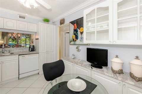 Condominio en venta en Pembroke Pines, Florida, 2 dormitorios, 79.15 m2 № 1818333 - foto 12