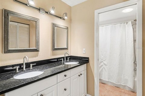 Купить кондоминиум в Сарасота, Флорида 5 комнат, 98.94м2, № 2092980 - фото 10